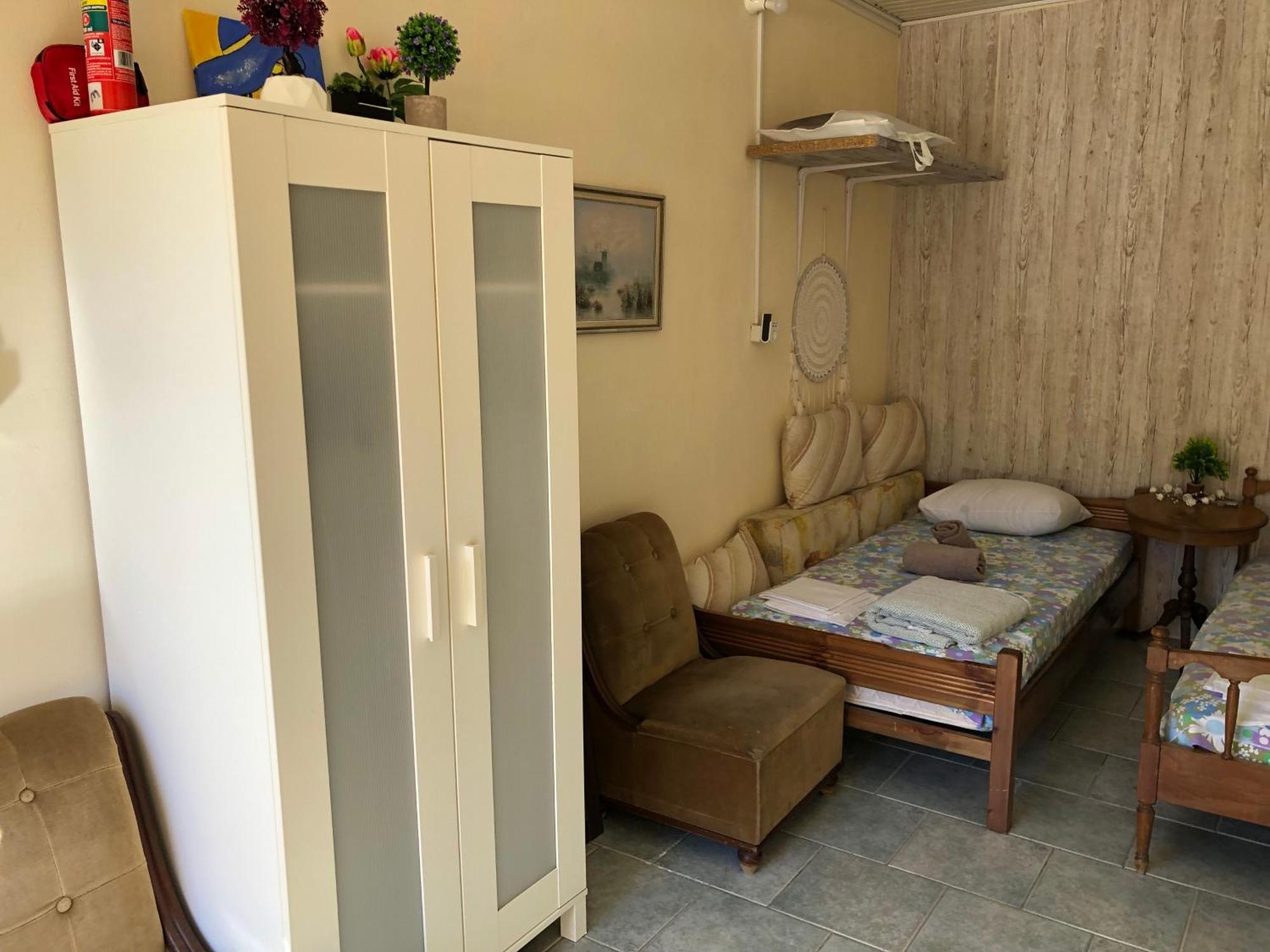 Converted Shed Studio & Garden Hanging Bed Pórto Ráfti Exterior foto